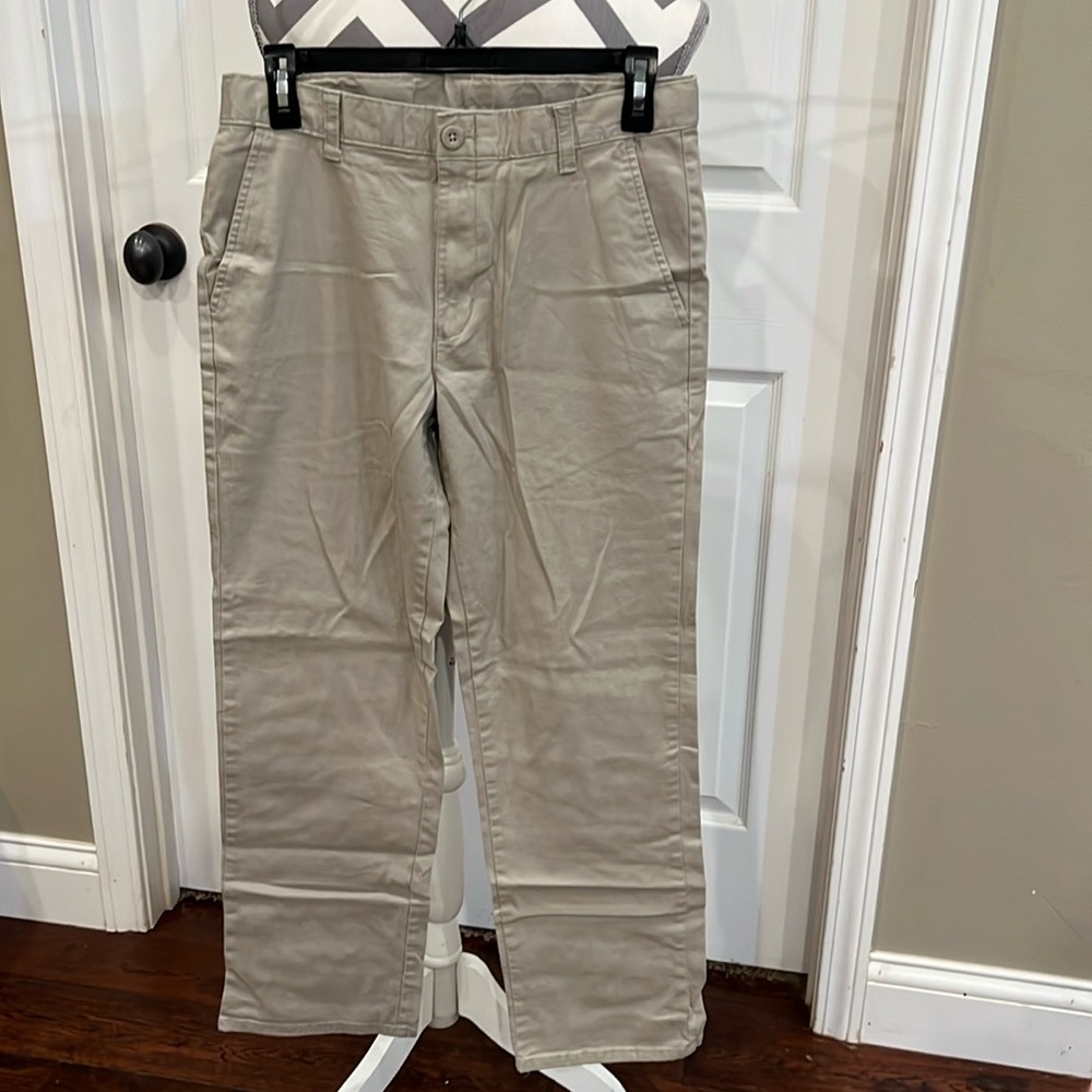 Izod boy flat front adjustable waist, size 18